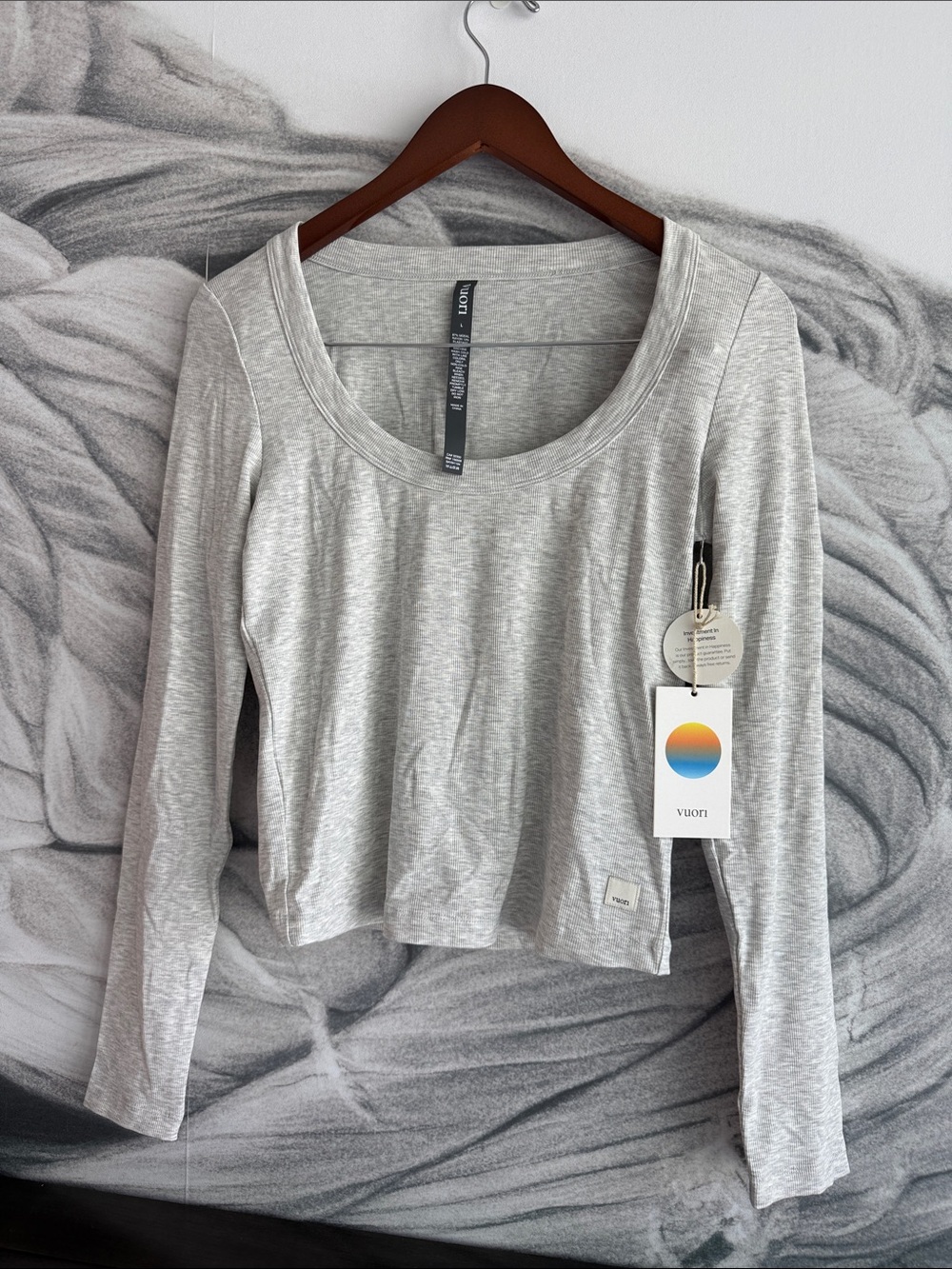 VUORI Long Sleeve Pose Scoop Tee White Heather Grey Women’s Large NWT